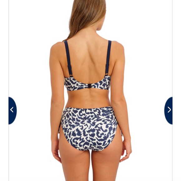 Bikini - Picture 2 of 5